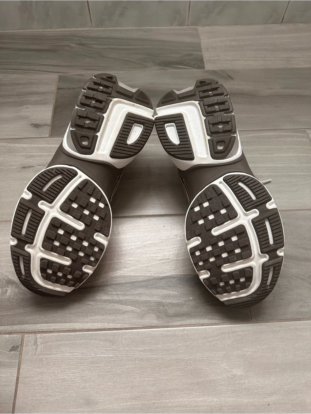 Nike V2K Sneaker